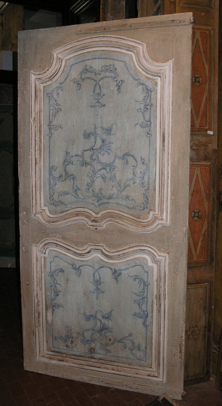 ptl383 porta laccata con pannelli sagomati , mis. h cm 211 x 102 larg.